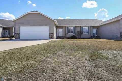 653 43rd Ave S, Moorhead, MN 56560