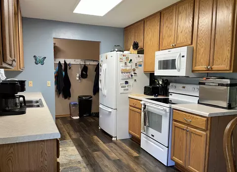 440 Cindy St, Windom, MN 56101 photo 7