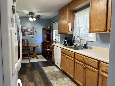 440 Cindy St, Windom, MN 56101 photo 8