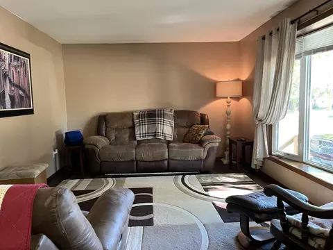 440 Cindy St, Windom, MN 56101 photo 3