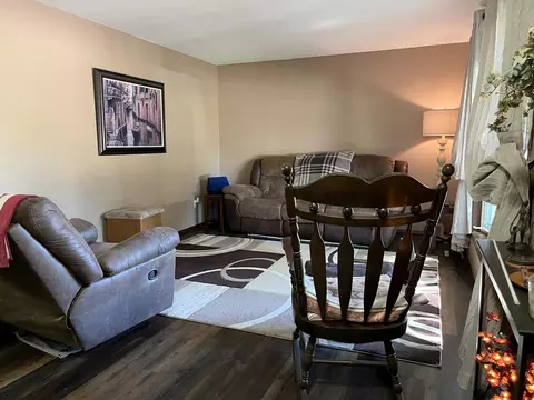 440 Cindy St, Windom, MN 56101 photo 4