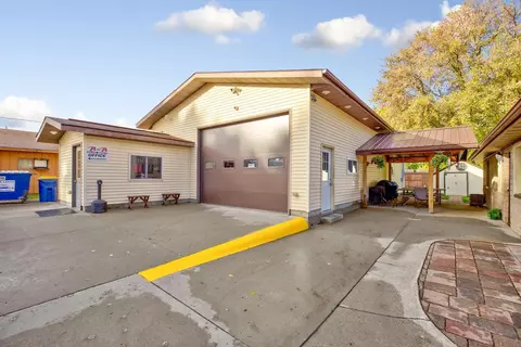 1813 7th St NW, Faribault, MN 55021