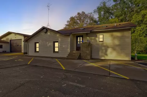 Exterior - 1813 7th St NW, Faribault, MN 55021 photo 6 of 21