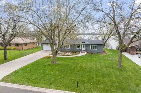 1837 Knollwood Dr, Fairmont, MN 56031