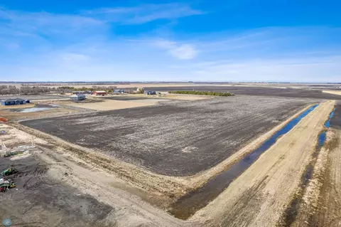 16868 Hanggi Dr, Fargo, ND 58042