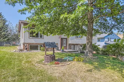 2097 Douglas Ln, White Bear Lake, MN 55110