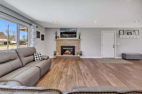Living - 440 8th Ave N, Cold Spring, MN 56320 photo 3 of 6