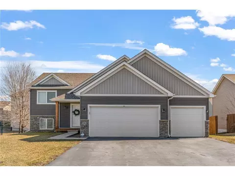 941 Ivy Hills Rd, Belle Plaine, MN 56011