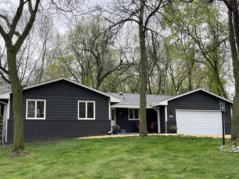 813 Welcome Ct, Burnsville, MN 55337