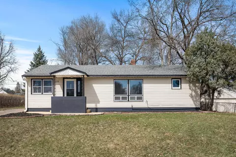 2119 Pinewood Dr, Mounds View, MN 55112
