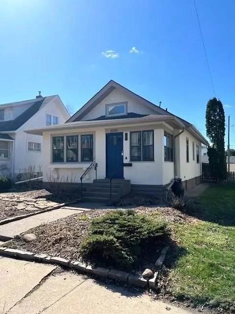 2090 Palace Ave, Saint Paul, MN 55105