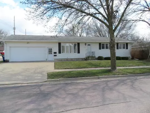 917 9th St N, New Ulm, MN 56073