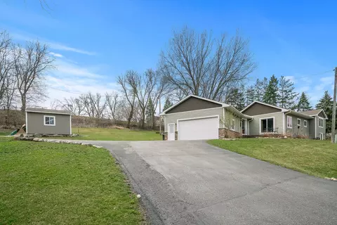 400 Lake Ave, Waverly, MN 55390