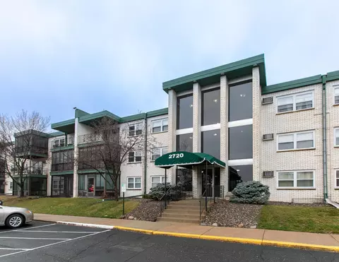 2720 Dale St N #C303, Roseville, MN 55113