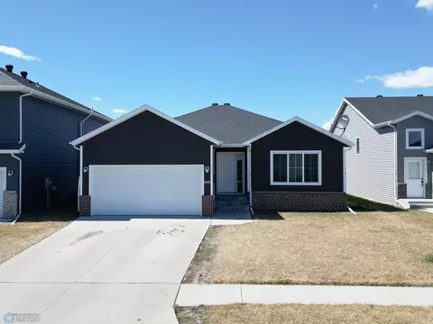 6835 16 St S, Fargo, ND 58104