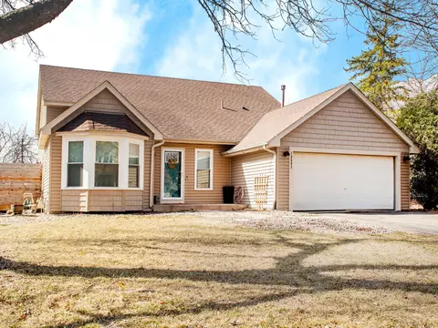 12591 Driftwood Ct, Apple Valley, MN 55124