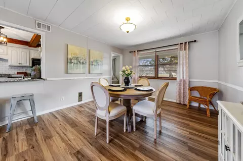 Dining - 8626 14th Ave S, Bloomington, MN 55425 photo 3 of 3