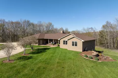 37434 65th Ave, Cannon Falls, MN 55009