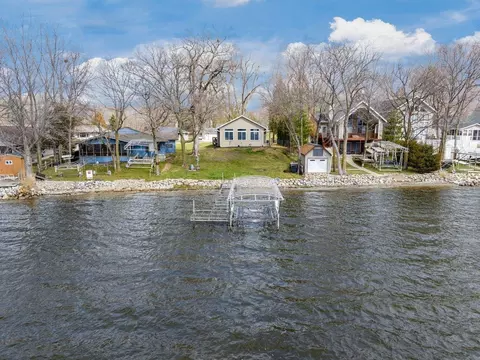921 Reed St N, Waterville, MN 56096