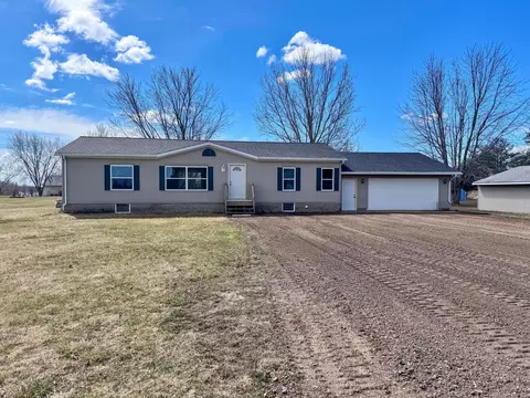 11274 Lakeview Hts, Pine City, MN 55063