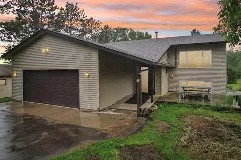 37230 Pottery Trl, Taylors Falls, MN 55084