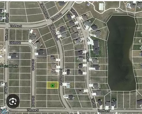 7443 Eagle Pointe Dr S, Fargo, ND 58104