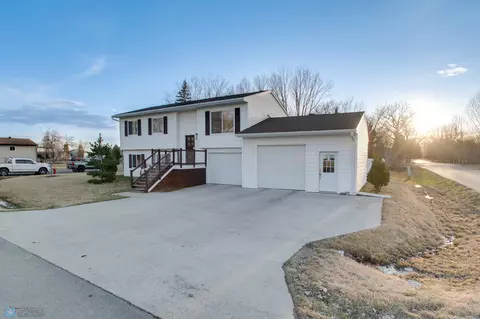 601 Willow Ct, Horace, ND 58047 photo 2