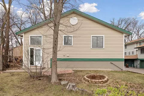 15728 27th Ave N, Plymouth, MN 55447