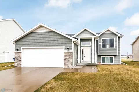4505 Blue Stem Way, Moorhead, MN 56560