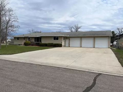 405 Richmond St, Paynesville, MN 56362