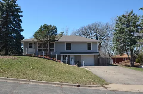 14920 Deerwood Dr, Burnsville, MN 55306