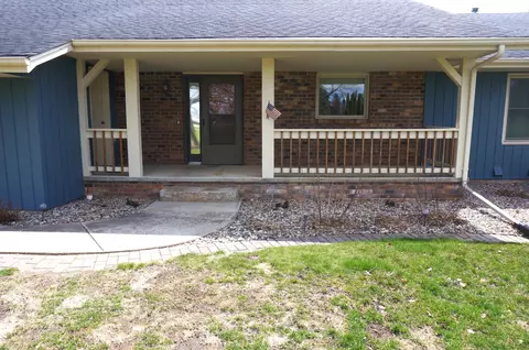 1001 Kingsway Dr, Le Sueur, MN 56058