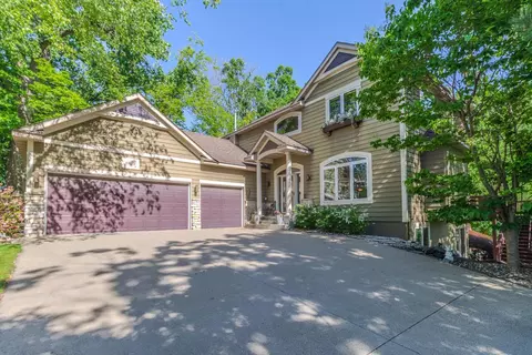 8479 College Trl, Inver Grove Heights, MN 55076
