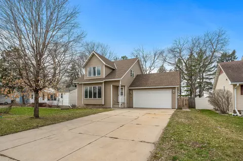 706 2nd St, Farmington, MN 55024