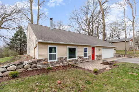 3111 Maple Dr, Prior Lake, MN 55372
