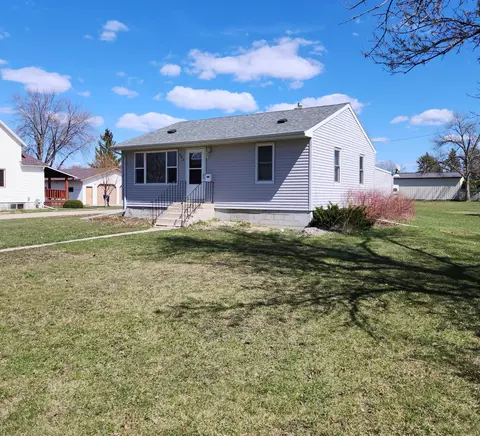 303 N 7th St, Olivia, MN 56277