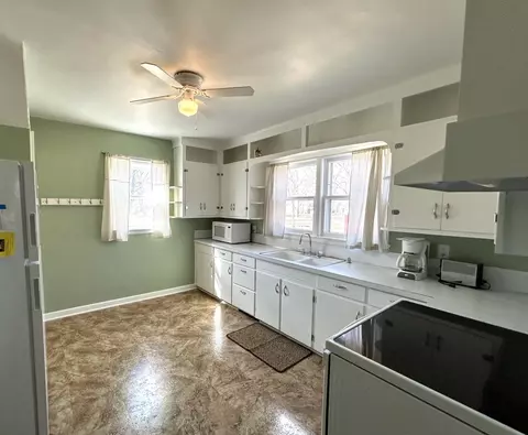 Kitchen - 328 E Schlieman Ave, Appleton, MN 56208 photo 3 of 3