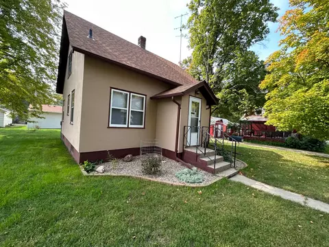 328 E Schlieman Ave, Appleton, MN 56208