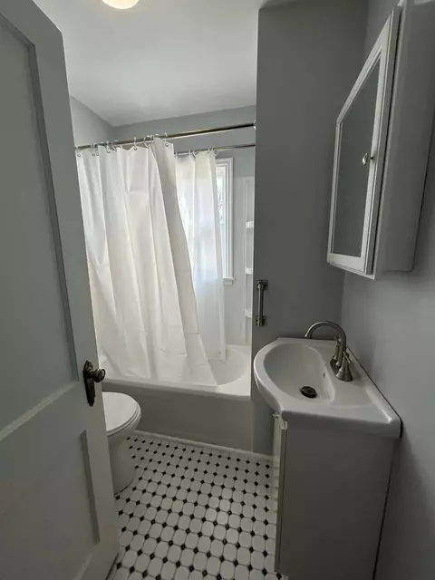 Bath - 328 E Schlieman Ave, Appleton, MN 56208 photo 1 of 1