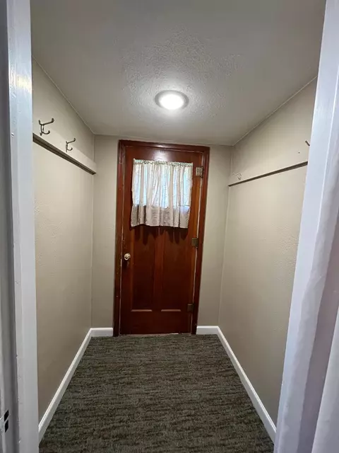 Entry Way - 328 E Schlieman Ave, Appleton, MN 56208 photo 1 of 2