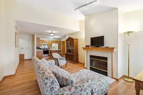 4139 Ruby Ln, Eagan, MN 55122 photo 4