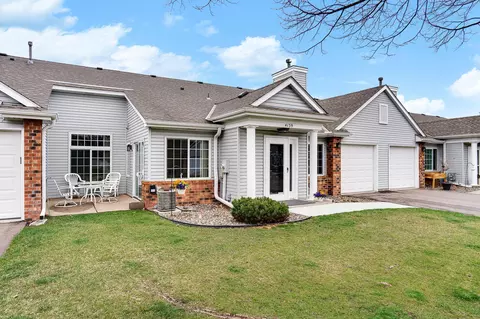 4139 Ruby Ln, Eagan, MN 55122 photo 2