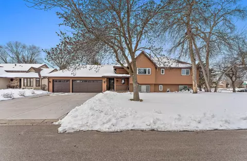 2109 Edinbrook Ct, Brooklyn Park, MN 55443