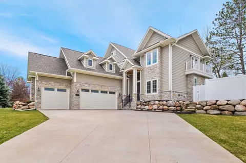 17825 24th Ave N, Plymouth, MN 55447