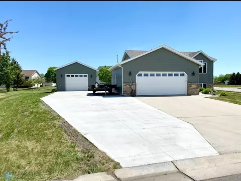 403 Kroshus Dr, Dilworth, MN 56529