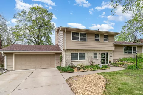 1904 13th St NW, New Brighton, MN 55112