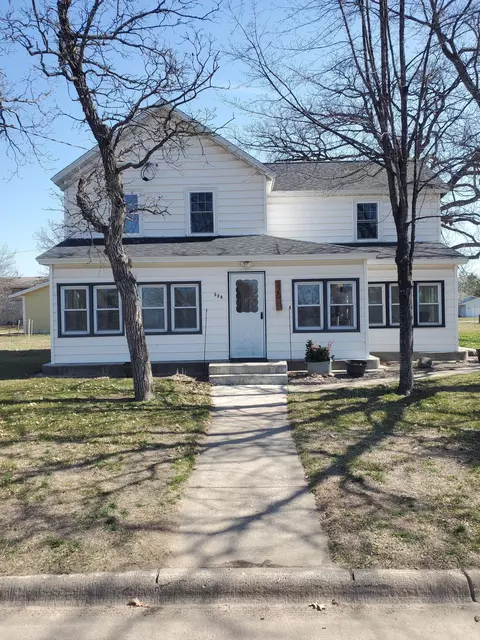 320 N Birch St, Royalton, MN 56373