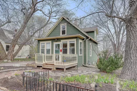 427 Belvidere St E, Saint Paul, MN 55107