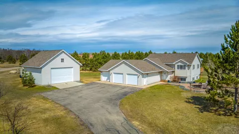 1709 Winter Dr NW, Bemidji, MN 56601