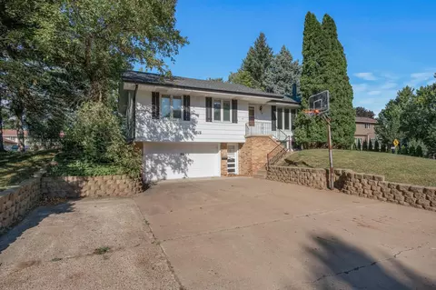 790 10th Ave NW, New Brighton, MN 55112
